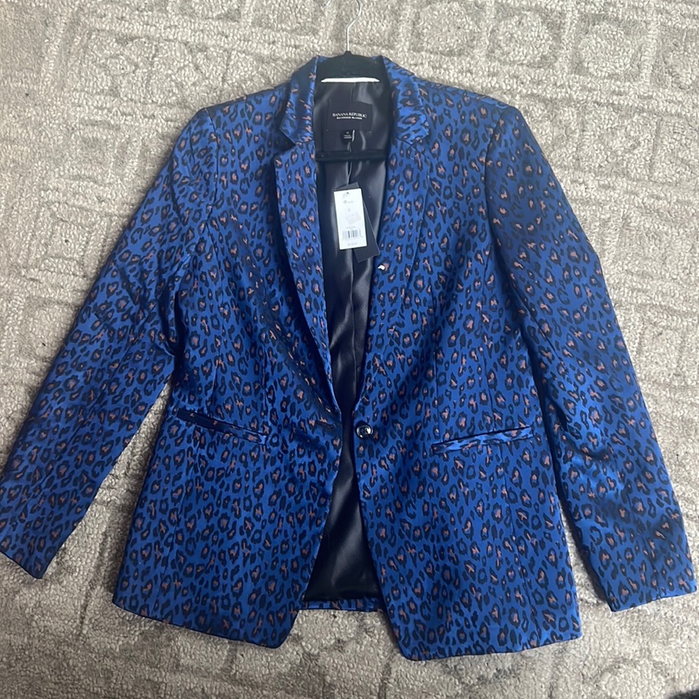 Beautiful brand new Banana Republic blazer with tags